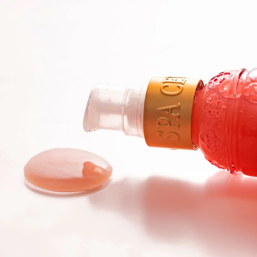 Lotus & Rambutan - Active Cell Extract + Vitamin B12 Ultra-Hydrating Day & Night Treatment 50ml - Image 4